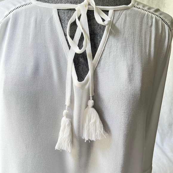 The Hanger White Boho Long Sleeve Tassel Tie Pullover Size M - Picture 2 of 8